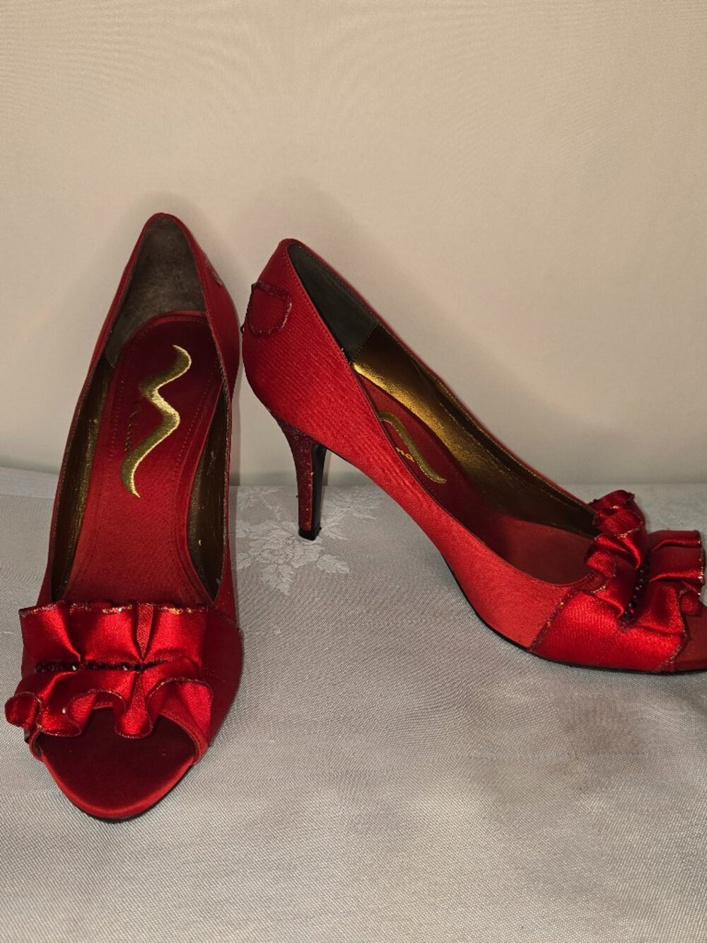 Vintage 1980's Nina Red Satin Peep Toe Heel 7.5M